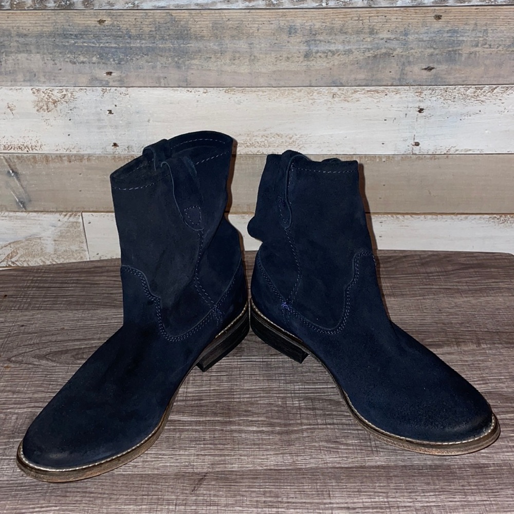 Zigi Girl Canon Blue Suede short boots